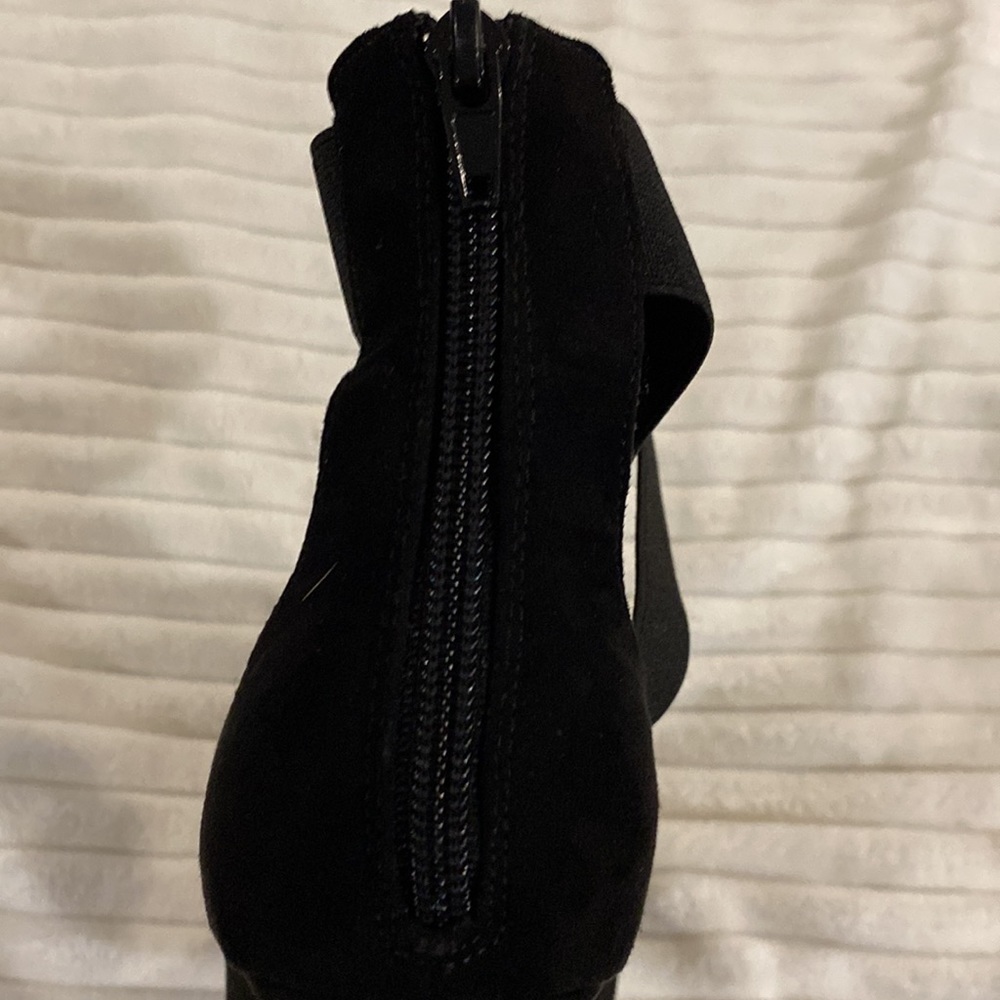 Black heels - Picture 4 of 5
